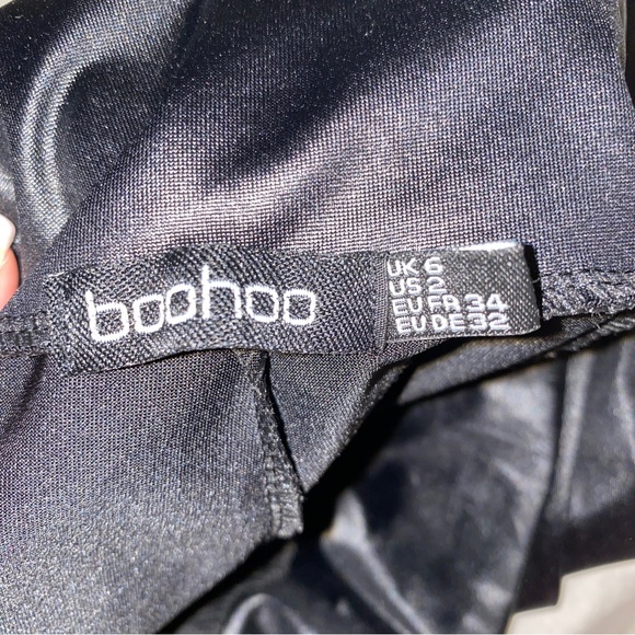 BOOHOO BLACK FAUX LEATHER HIGH-WAISTED SHINY LEGGINGS - Picture 5 of 5